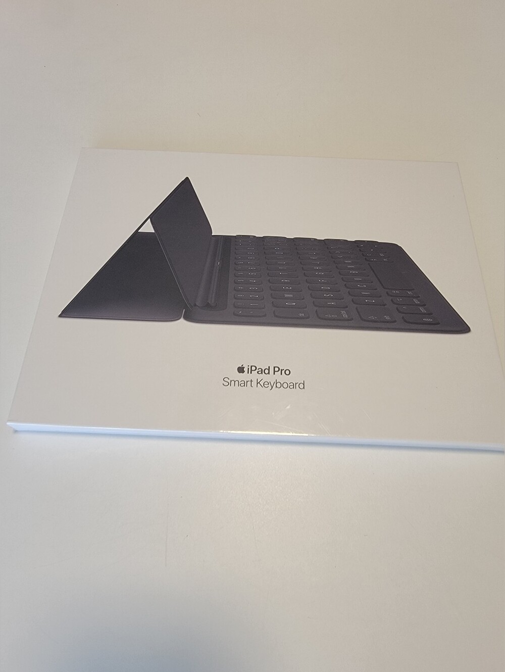 New NIB IPAD Pro Smart Keyboard 10.5 Inch